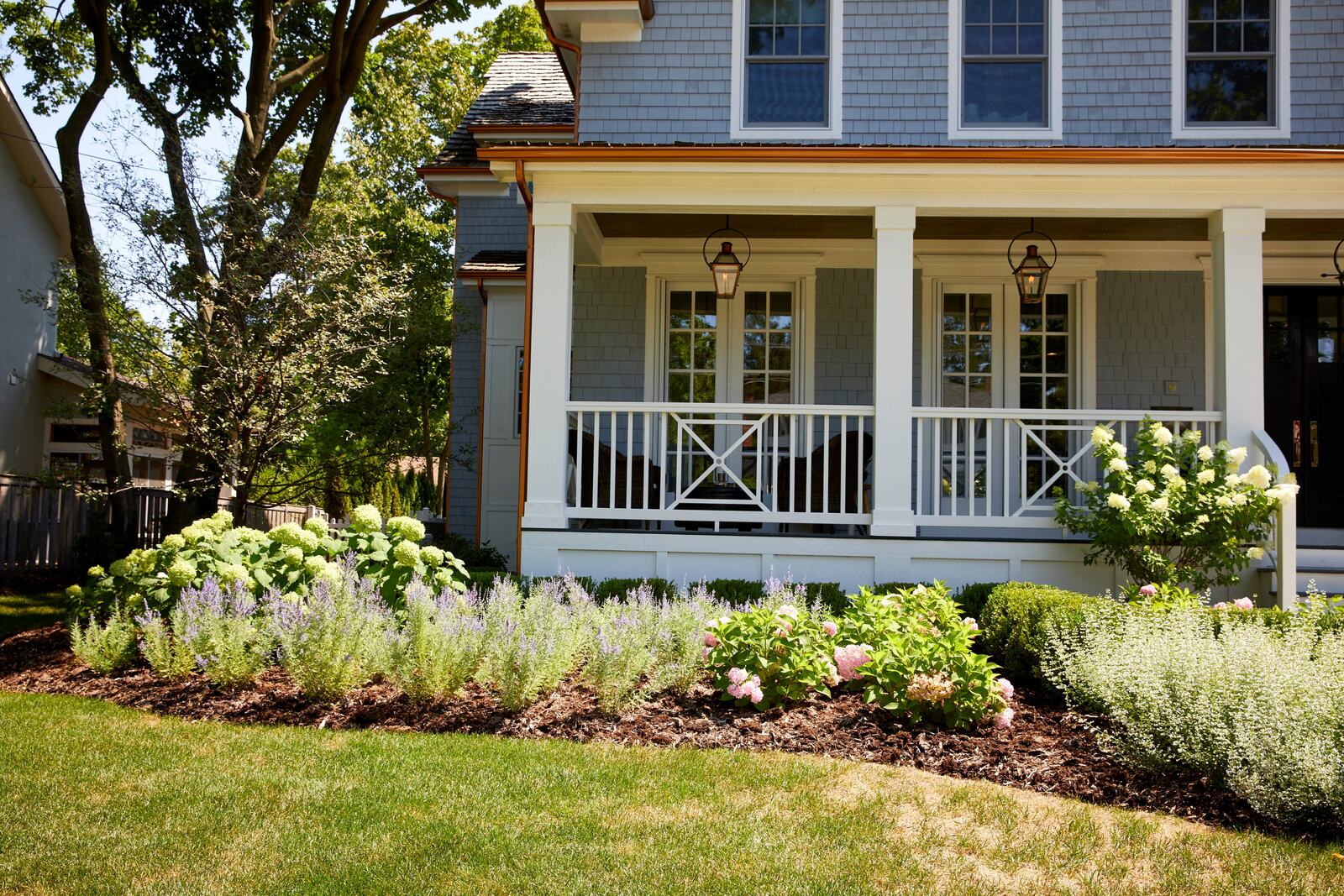 Full-service landscape maintenance — Green Grass Landscape, Chicago's western suburbs