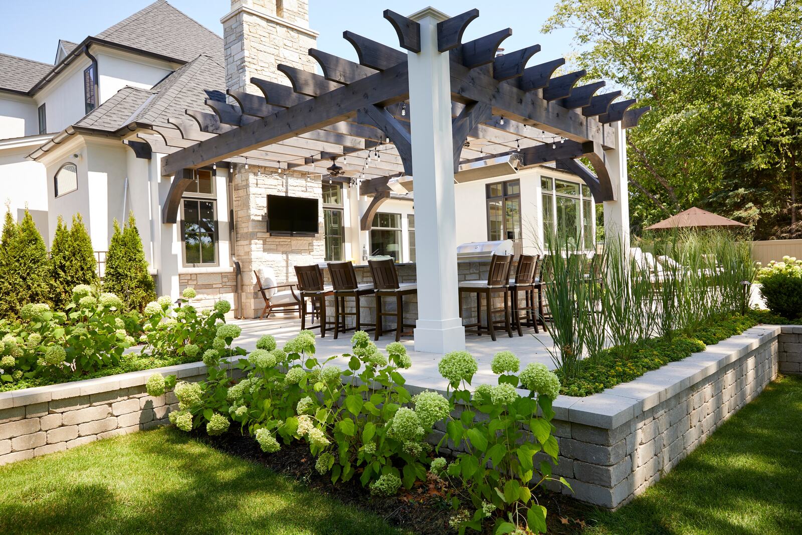 Green Grass Landscape project in Glen Ellyn, IL