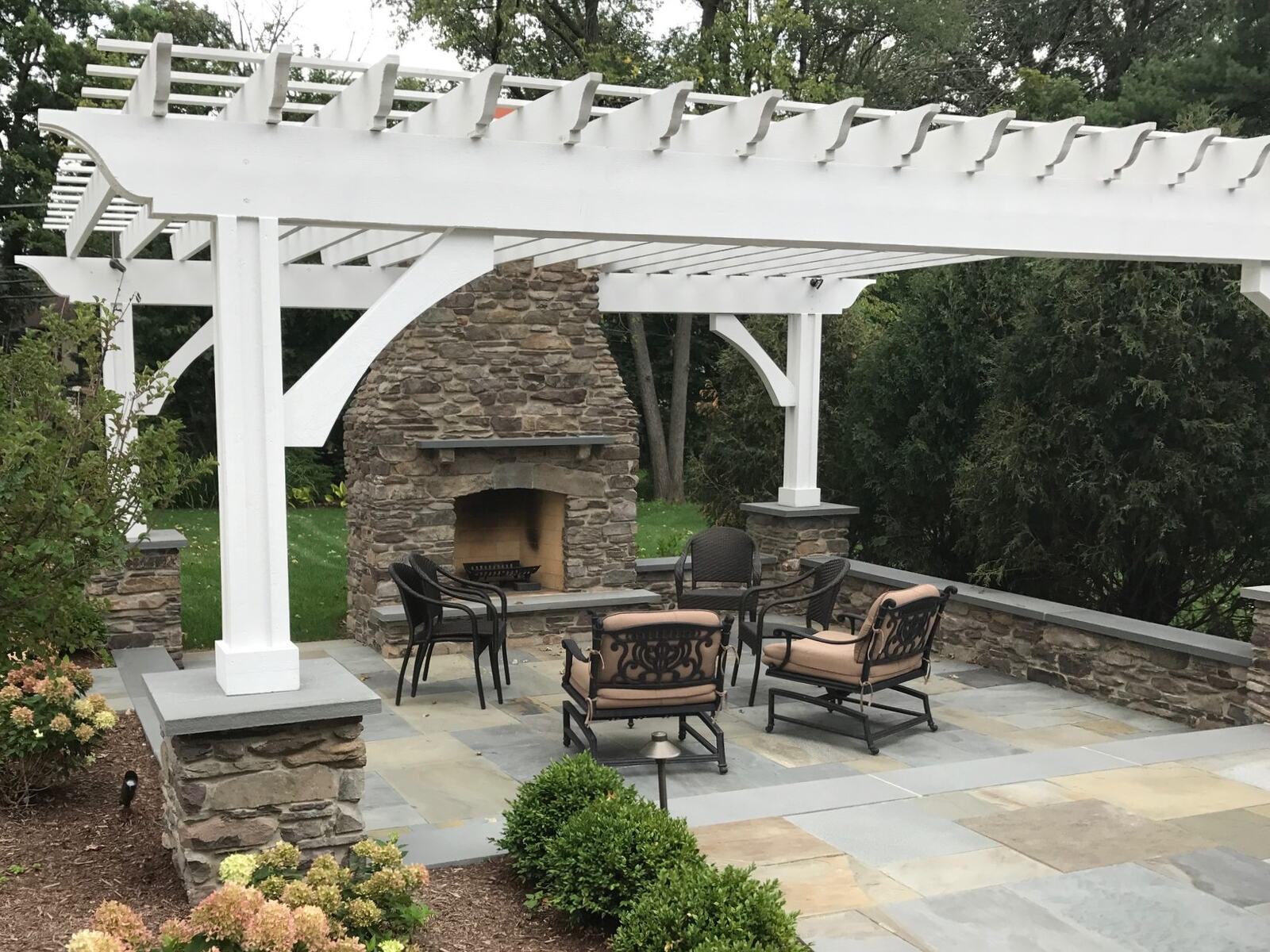 Pergola and pavilion installation — Green Grass Landscape, Chicago's western suburbs
