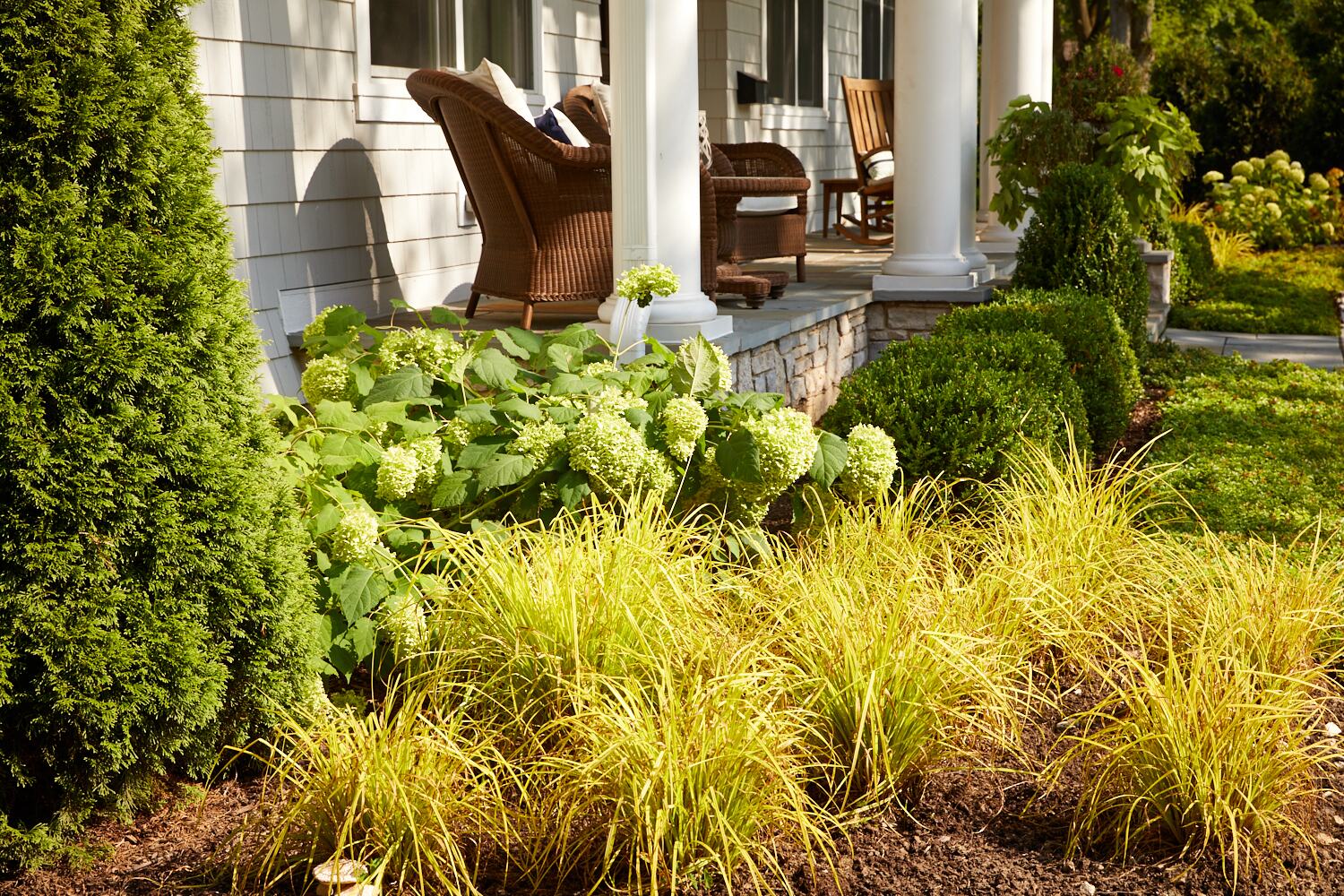 Full-service landscape maintenance — Green Grass Landscape, Chicago's western suburbs