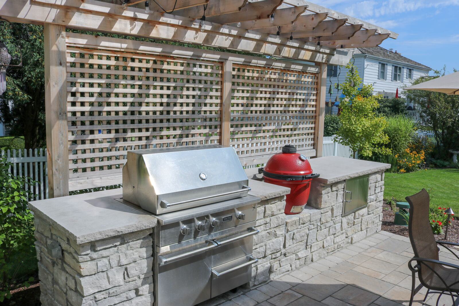 Outdoor Kitchens 3 — Green Grass Landscape, Chicago's western suburbs