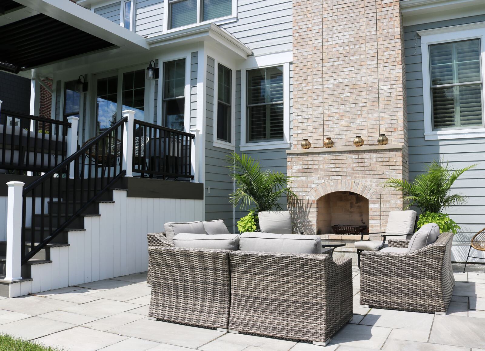 Custom deck construction — Green Grass Landscape, Chicago's western suburbs