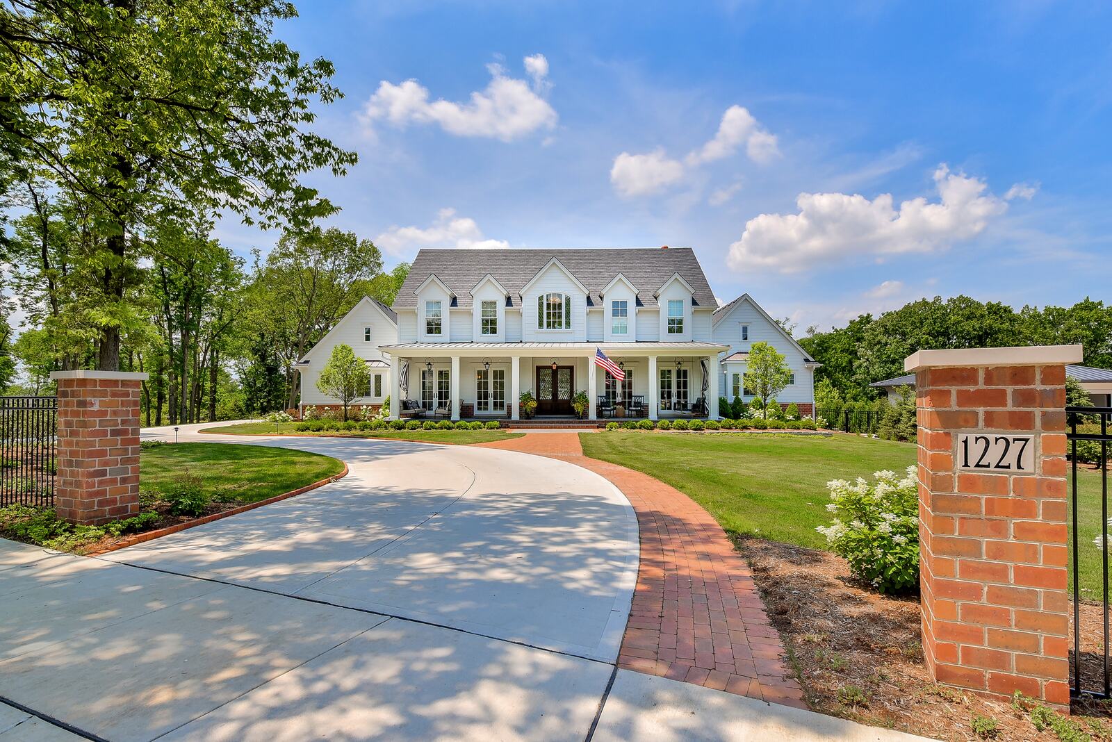 Paver driveway installation — Green Grass Landscape, Chicago's western suburbs