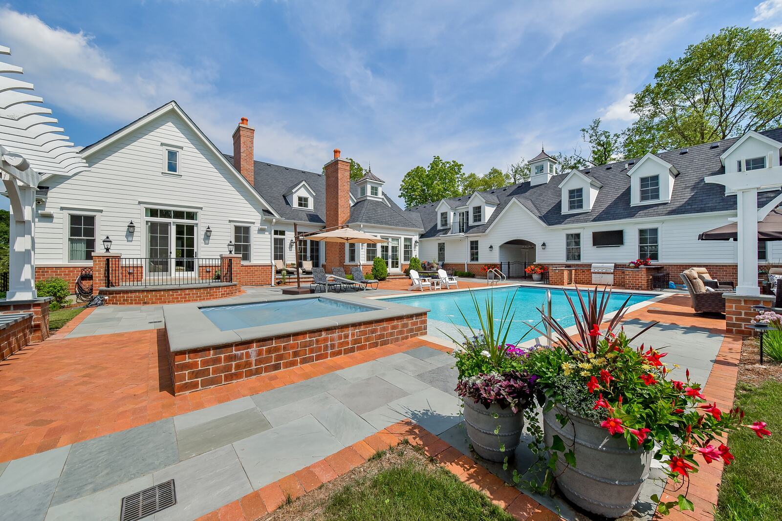 Landscape design and build portfolio — Green Grass Landscape, Chicago's western suburbs