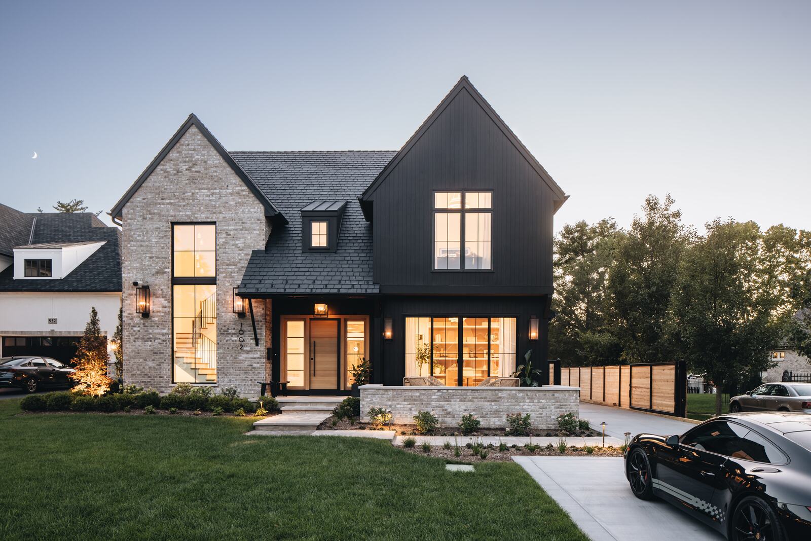 Contemporary Oasis — Green Grass Landscape, Chicago's western suburbs
